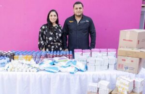 Dona Miguel Ángel Sánchez insumos médicos al DIF de Juárez
