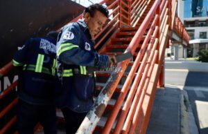 Inician rehabilitación de puentes peatonales en San Pedro