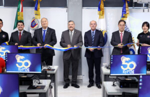Equipan sala de computación de Técnica Médica UANL