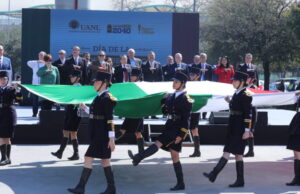 Conmemora UANL Día de la Bandera