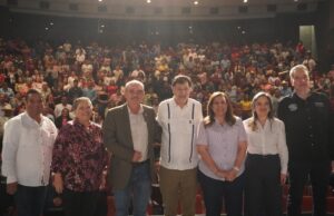 Llega Gerardo Fernández Noroña a Nuevo León