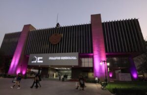 Ilumina Monterrey Palacio para conmemorar Día Internacional de la Mujer