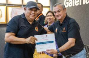Reconoce Guadalupe al personal de Protección Civil