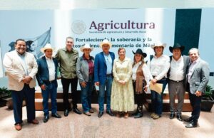 Recibe Julio Berdegué a Waldo Fernández y Judith Díaz