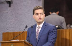Jesús Elizondo pide homologación en el Instituto Estatal de Transparencia