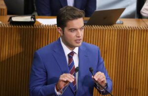 Pide Diputado Jesús Elizondo apoyar a migrantes de retorno