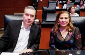Waldo Fernández y Judith Díaz celebran ley de telecomunicaciones