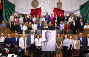 Honra Congreso de manera póstuma a Mauricio Fernández con entrega de medalla