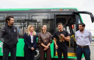 Entregan nuevos camiones para mejorar movilidad en Salinas Victoria