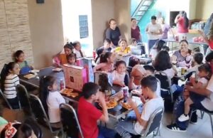 Distrito Mujeres por el Mundo lleva sonrisas a niños y niñas de Juárez