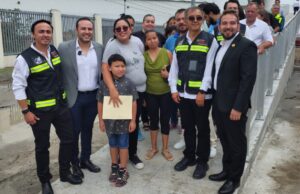 Entrega alcalde Nuevo puente peatonal en Ciénega de Flores